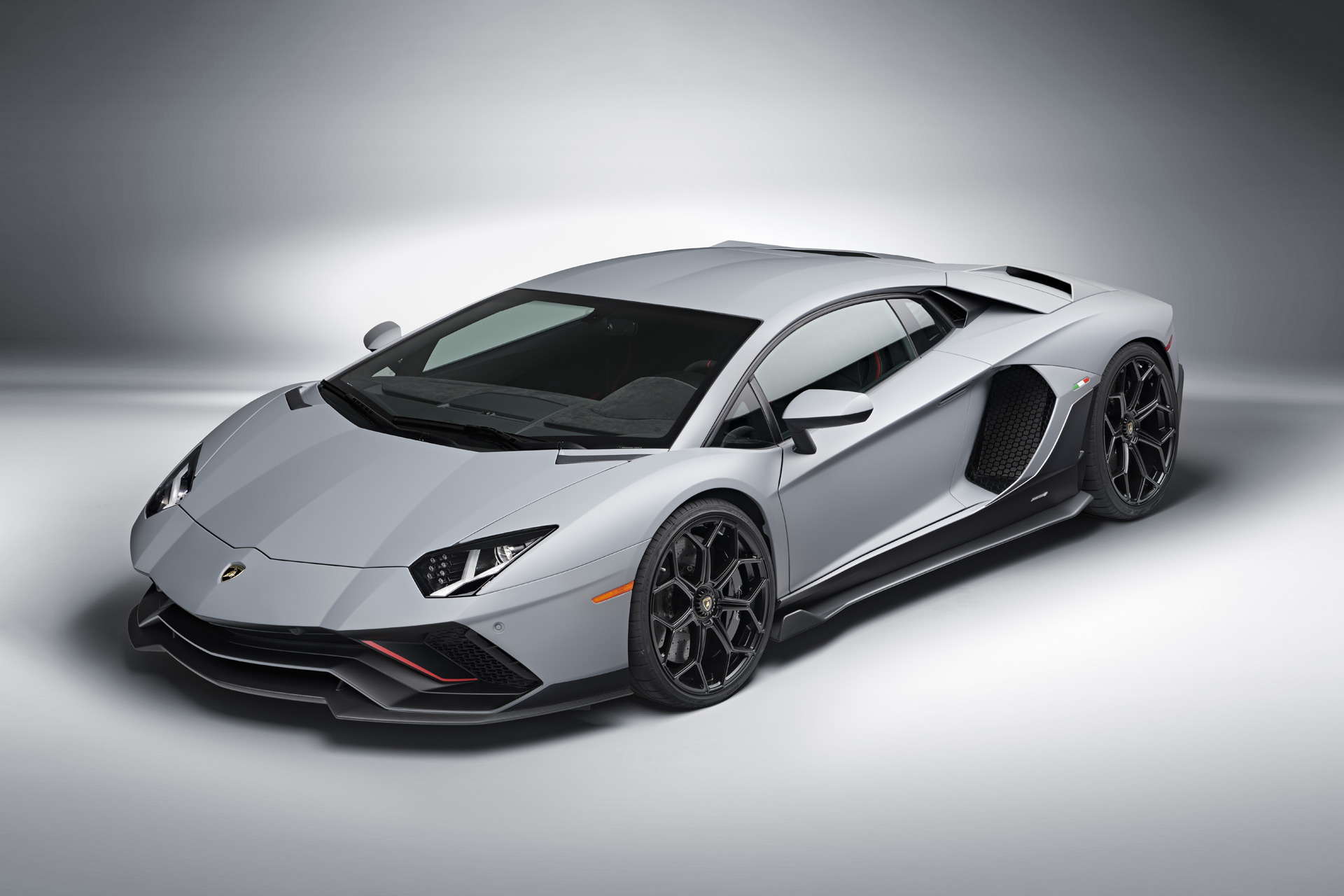 Download 2022 Lamborghini Aventador LP 780-4 Ultimae - Front Three-Quarter HD Wallpaper 1920x1280 #61