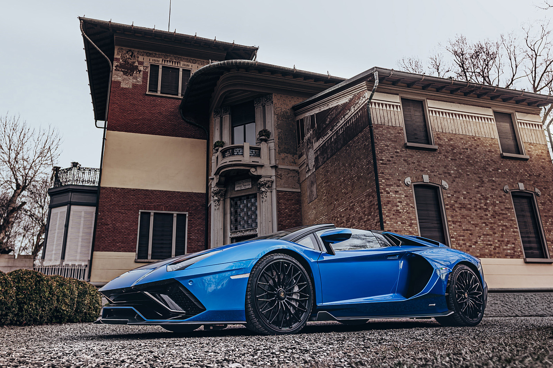 Download 2022 Lamborghini Aventador LP 780-4 Ultimae Roadster - Front Three-Quarter HD Wallpaper 1921x1281 #27