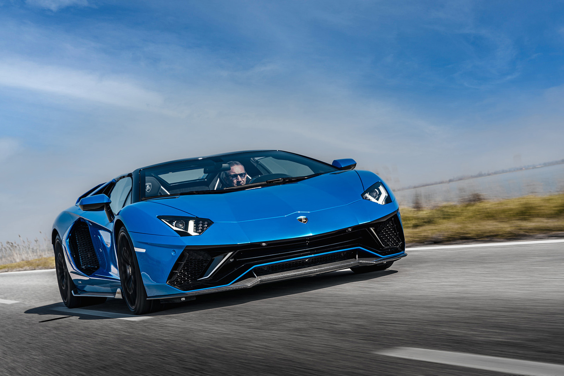 Download 2022 Lamborghini Aventador LP 780-4 Ultimae Roadster - Front Three-Quarter HD Wallpaper 1921x1281 #1
