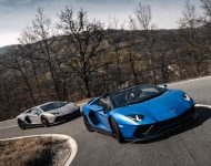 2022 Lamborghini Aventador LP 780-4 Ultimae Roadster - Front Three-Quarter Wallpaper 190x150