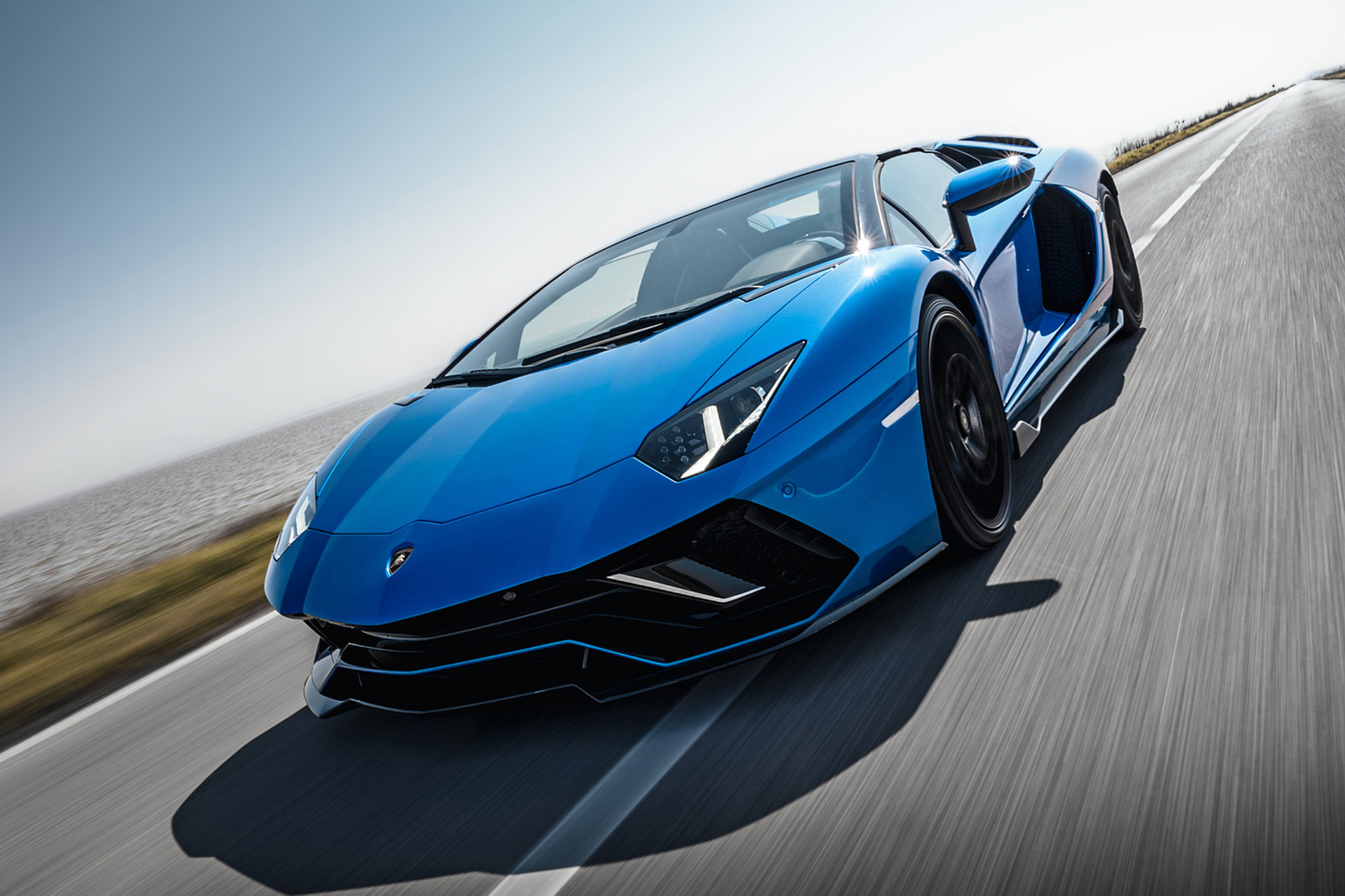Download 2022 Lamborghini Aventador LP 780-4 Ultimae Roadster - Front Three-Quarter HD Wallpaper 1921x1280 #7