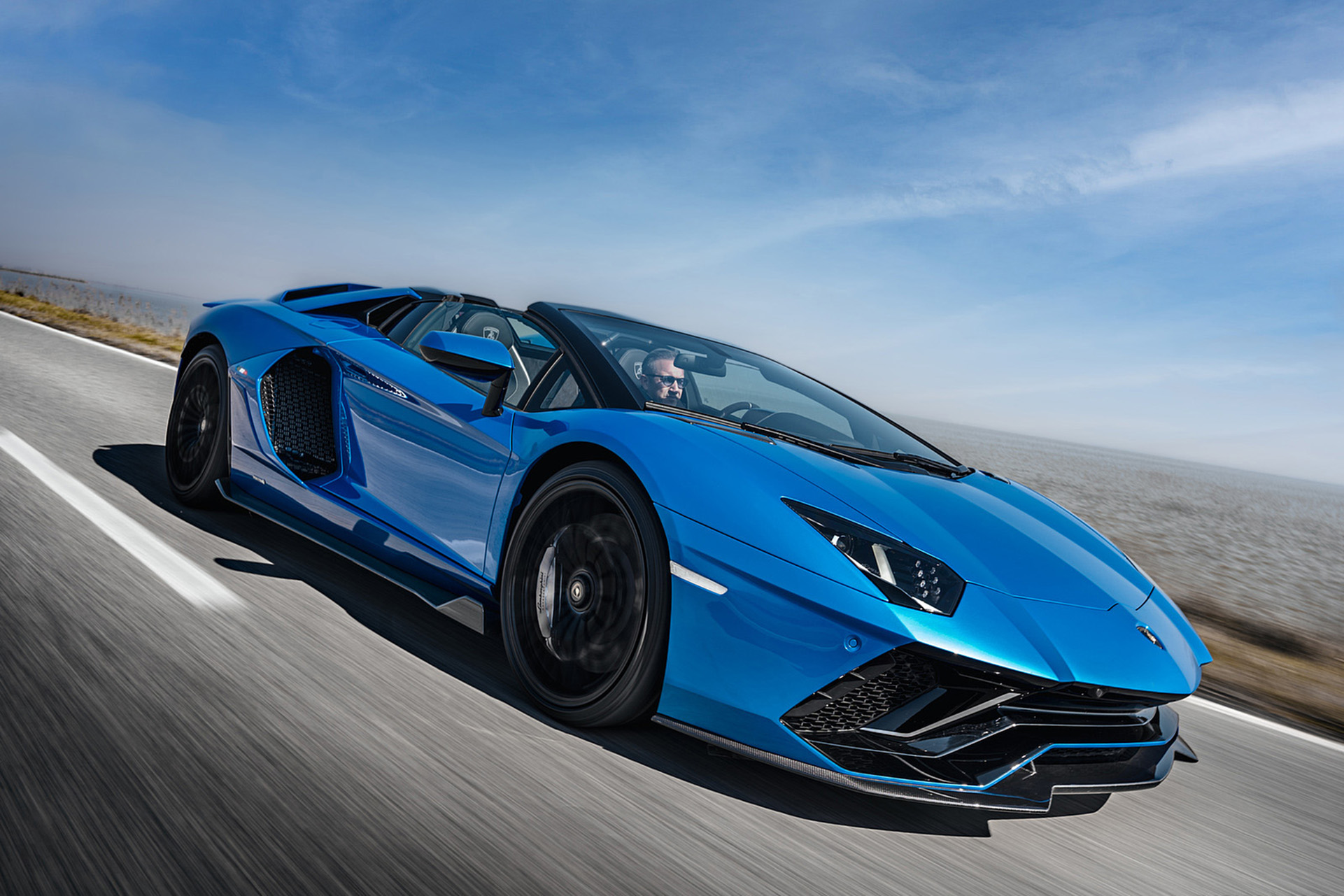 Download 2022 Lamborghini Aventador LP 780-4 Ultimae Roadster - Front Three-Quarter HD Wallpaper 1921x1281 #8