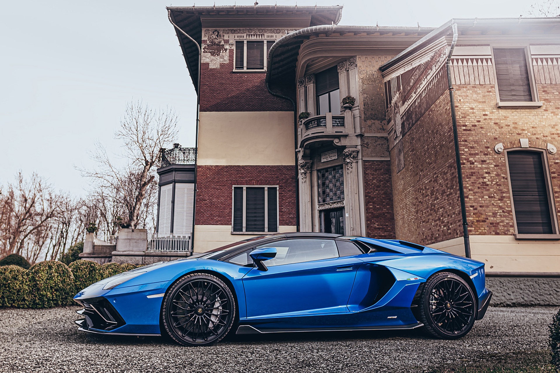 Download 2022 Lamborghini Aventador LP 780-4 Ultimae Roadster - Side HD Wallpaper 1921x1281 #30