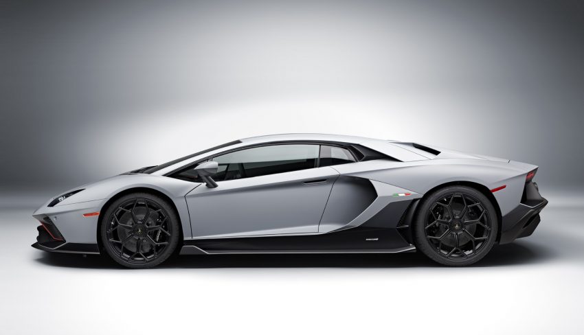 2022 Lamborghini Aventador LP 780-4 Ultimae - Side Wallpaper 850x488 #65