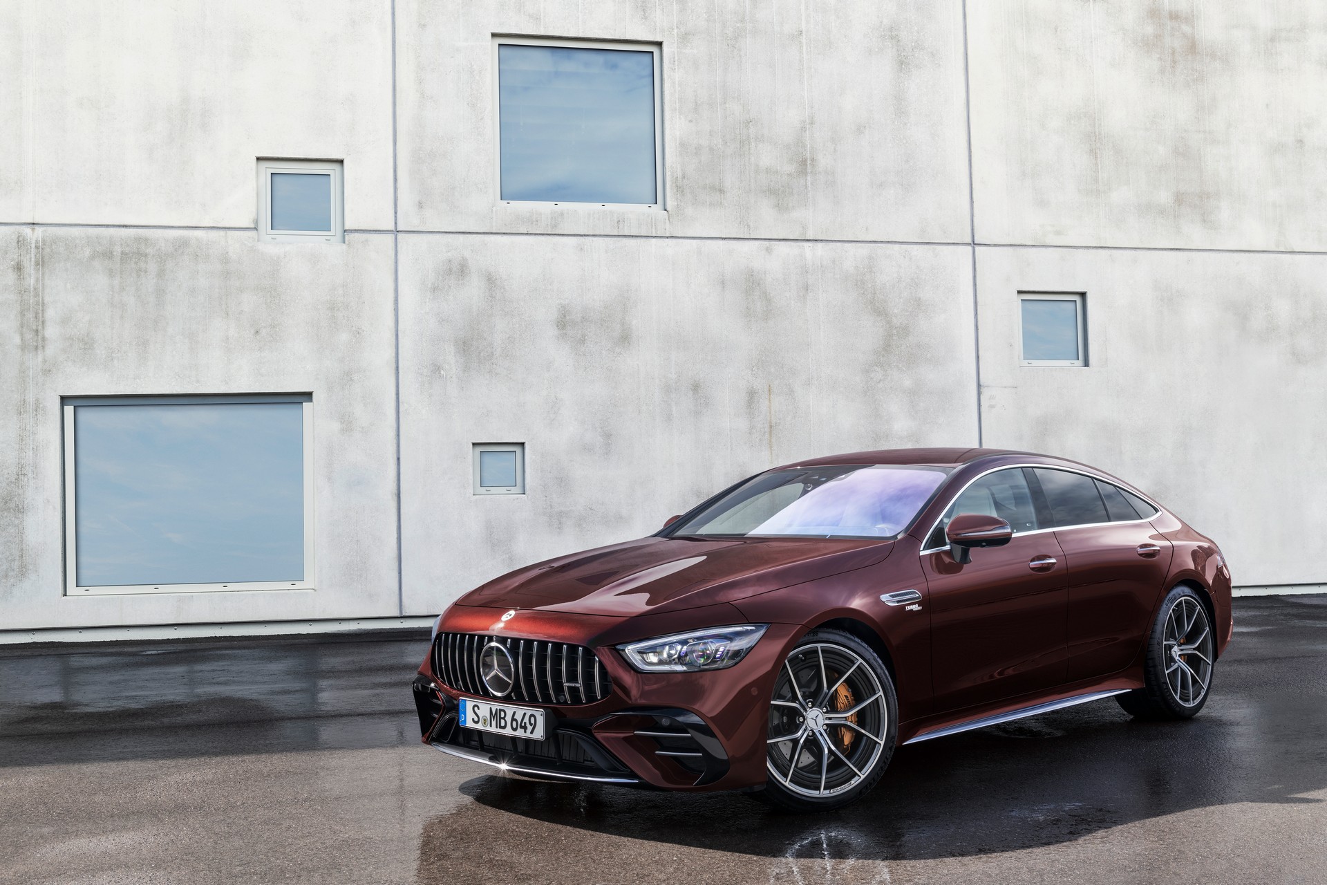 Download 2022 Mercedes-AMG GT 53 4MATIC+ 4-Door Coupe - Front Three-Quarter HD Wallpaper 1920x1280 #8