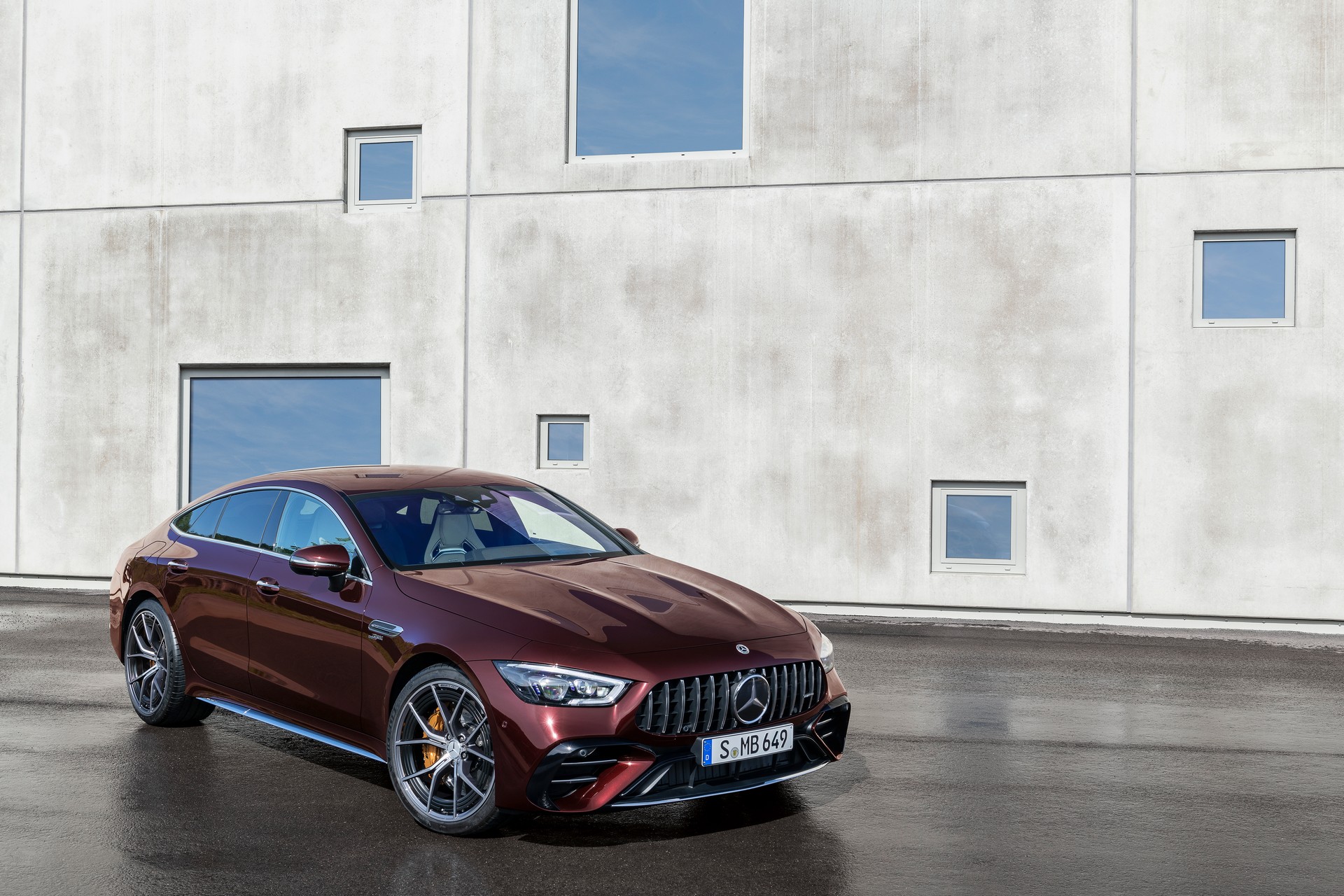 Download 2022 Mercedes-AMG GT 53 4MATIC+ 4-Door Coupe - Front Three-Quarter HD Wallpaper 1920x1280 #12