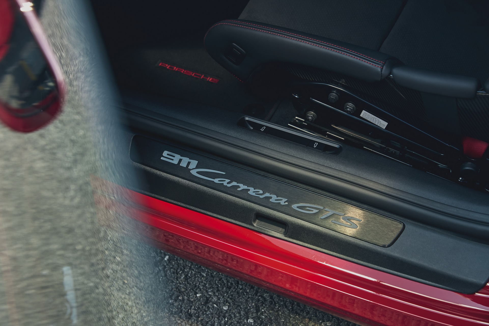 Download 2022 Porsche 911 Carrera GTS - Door Sill HD Wallpaper 1921x1281 #16