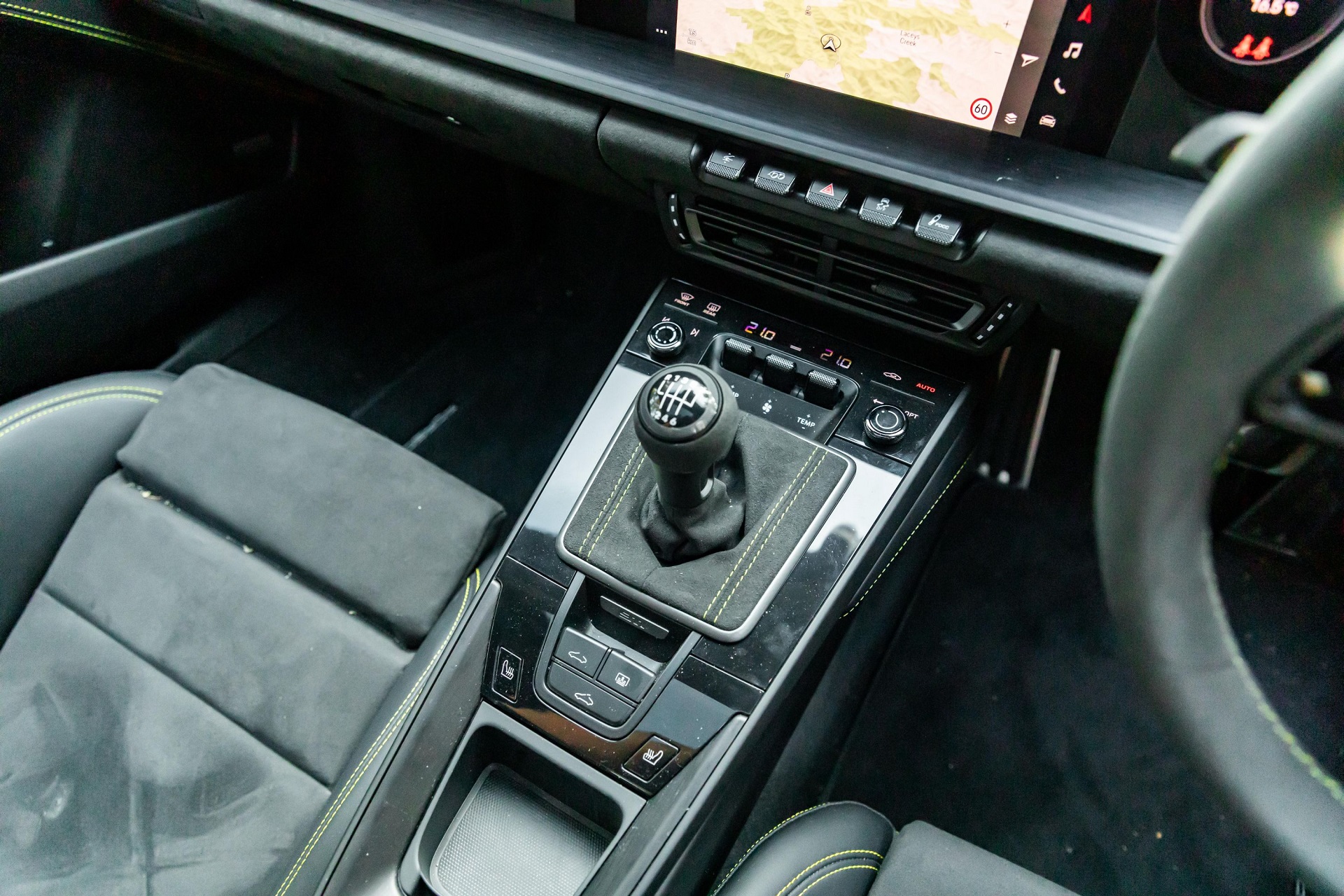 Download 2022 Porsche 911 Carrera GTS - Interior, Detail HD Wallpaper 1920x1280 #61