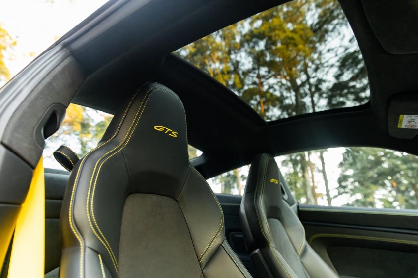 2022 Porsche 911 Carrera GTS - Panoramic Roof Wallpaper 850x567 #60