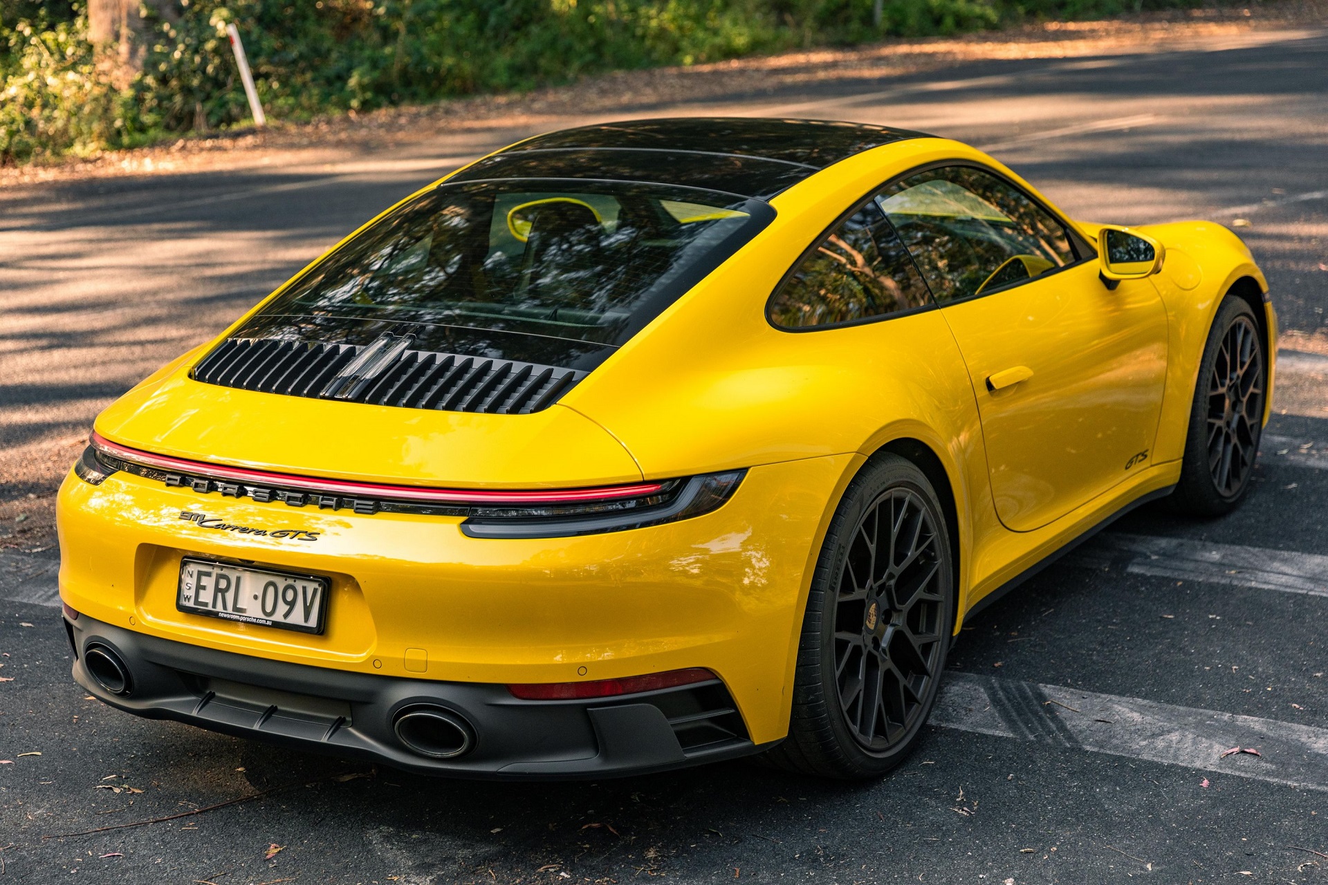 Download 2022 Porsche 911 Carrera GTS - Rear Three-Quarter HD Wallpaper 1920x1280 #34