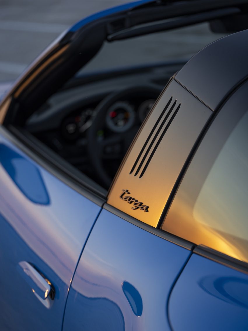2022 Porsche 911 Targa 4 GTS - Detail Phone Wallpaper 850x1133 #83