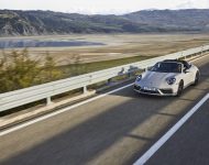 2022 Porsche 911 Targa 4 GTS - Front Three-Quarter Wallpaper 190x150