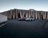 2022 Porsche 911 Targa 4 GTS - Front Three-Quarter Wallpaper 190x150