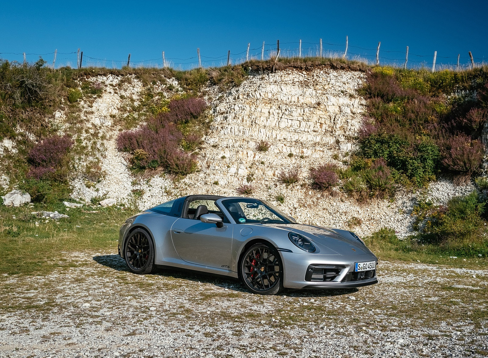 Download 2022 Porsche 911 Targa 4 GTS - Front Three-Quarter HD Wallpaper 1920x1409 #48