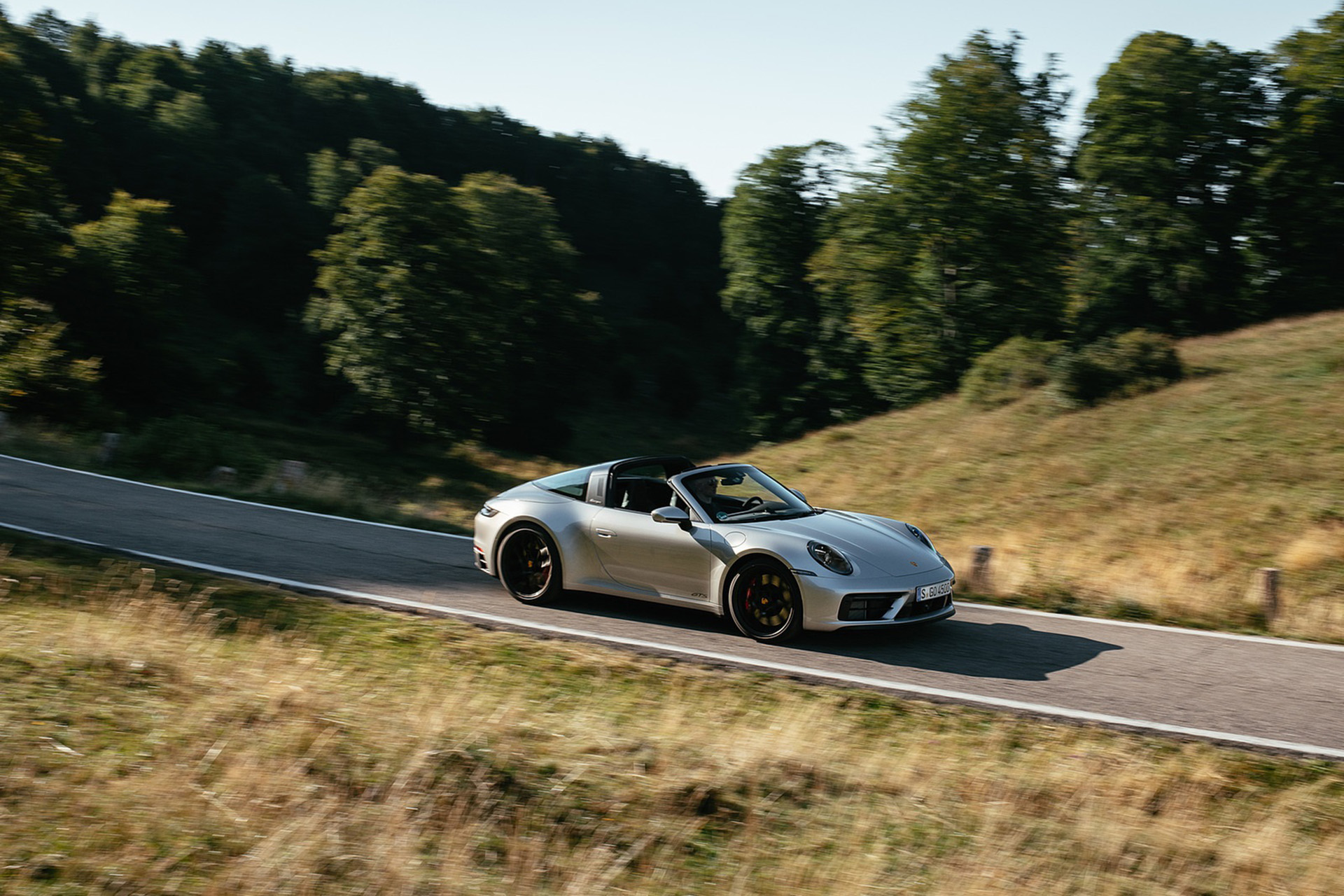 Download 2022 Porsche 911 Targa 4 GTS - Front Three-Quarter HD Wallpaper 1920x1280 #38