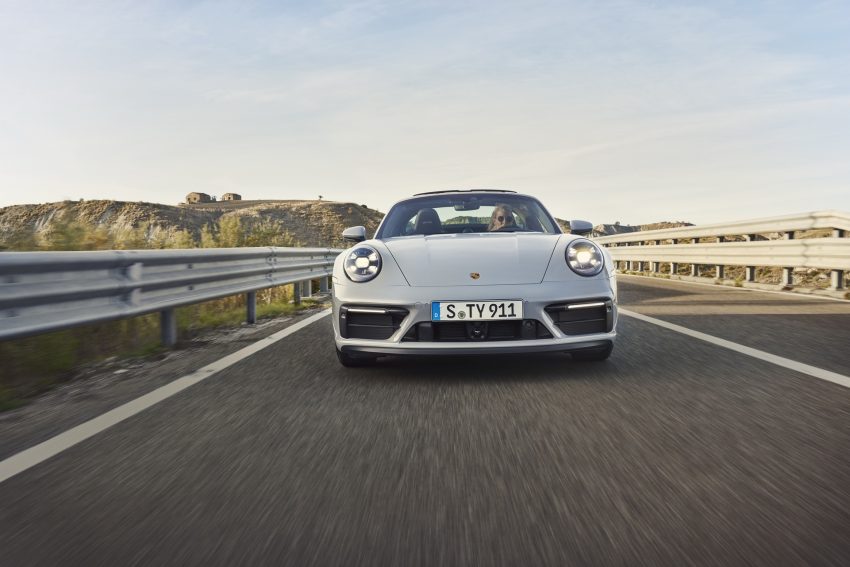 2022 Porsche 911 Targa 4 GTS - Front Wallpaper 850x567 #8