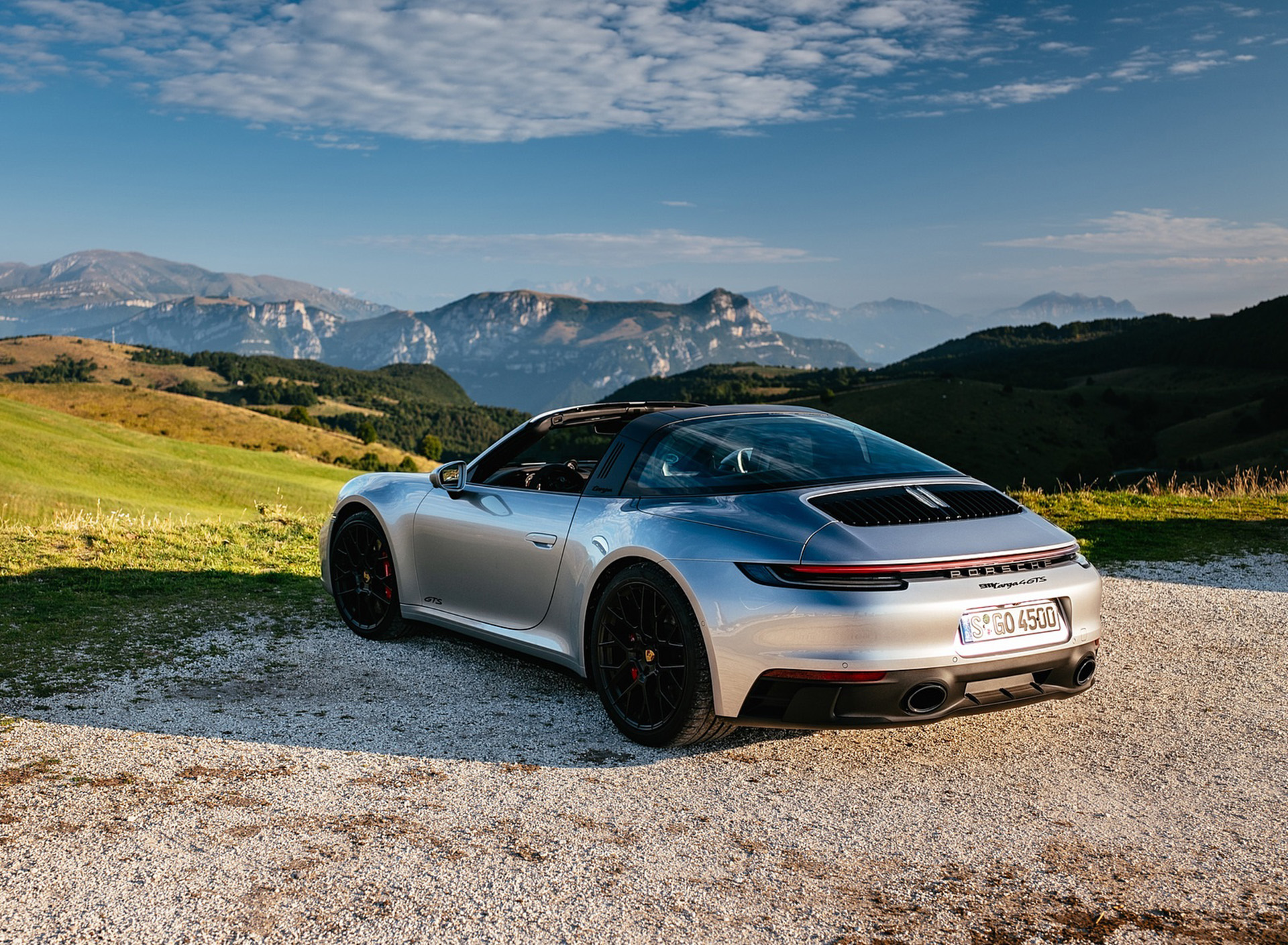 Download 2022 Porsche 911 Targa 4 GTS - Rear Three-Quarter HD Wallpaper 1920x1409 #44