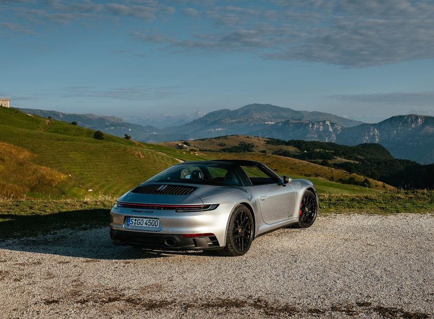 2022 Porsche 911 Targa 4 GTS - Rear Three-Quarter Wallpaper 850x624 #45