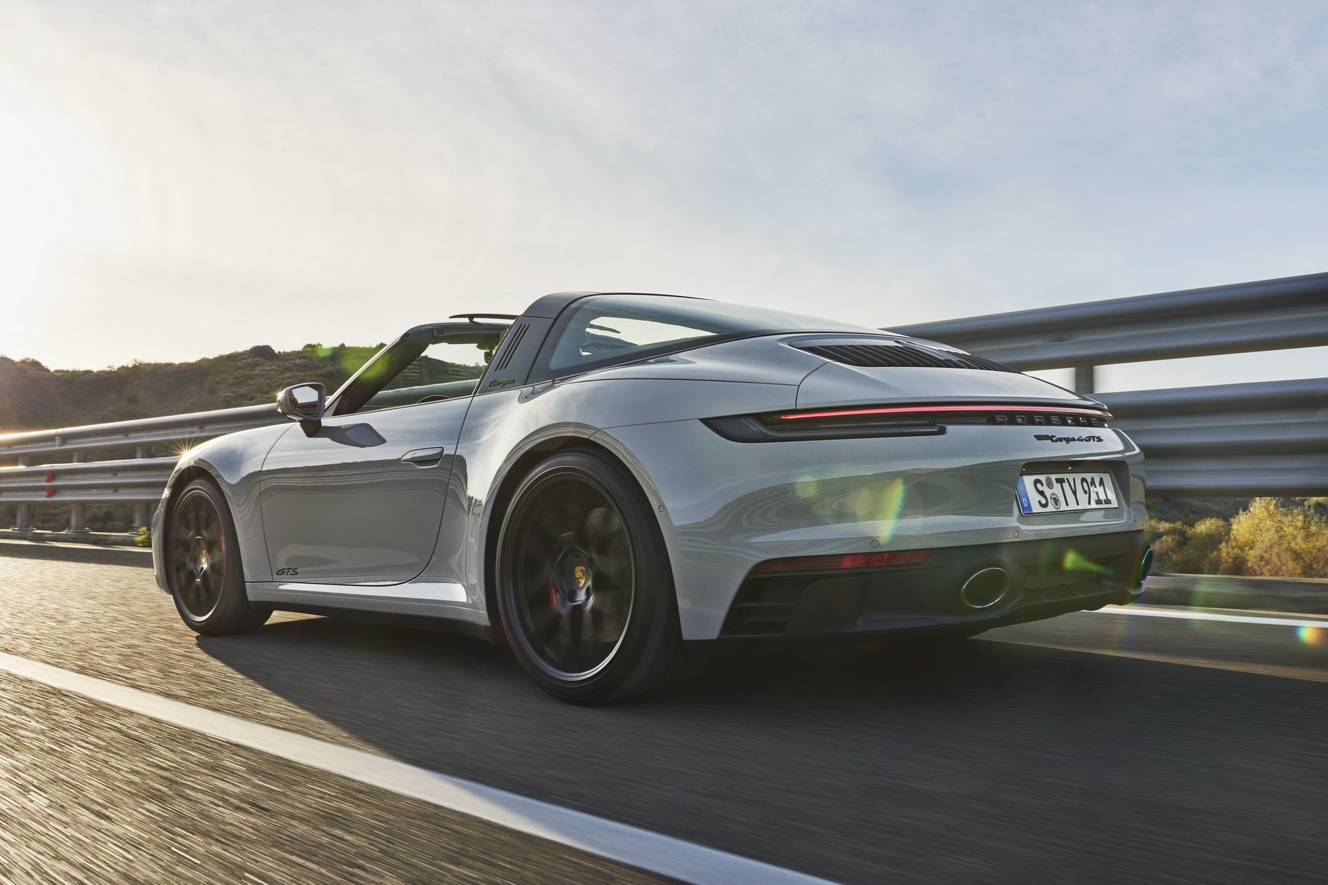 Download 2022 Porsche 911 Targa 4 GTS - Rear Three-Quarter HD Wallpaper 1921x1281 #3