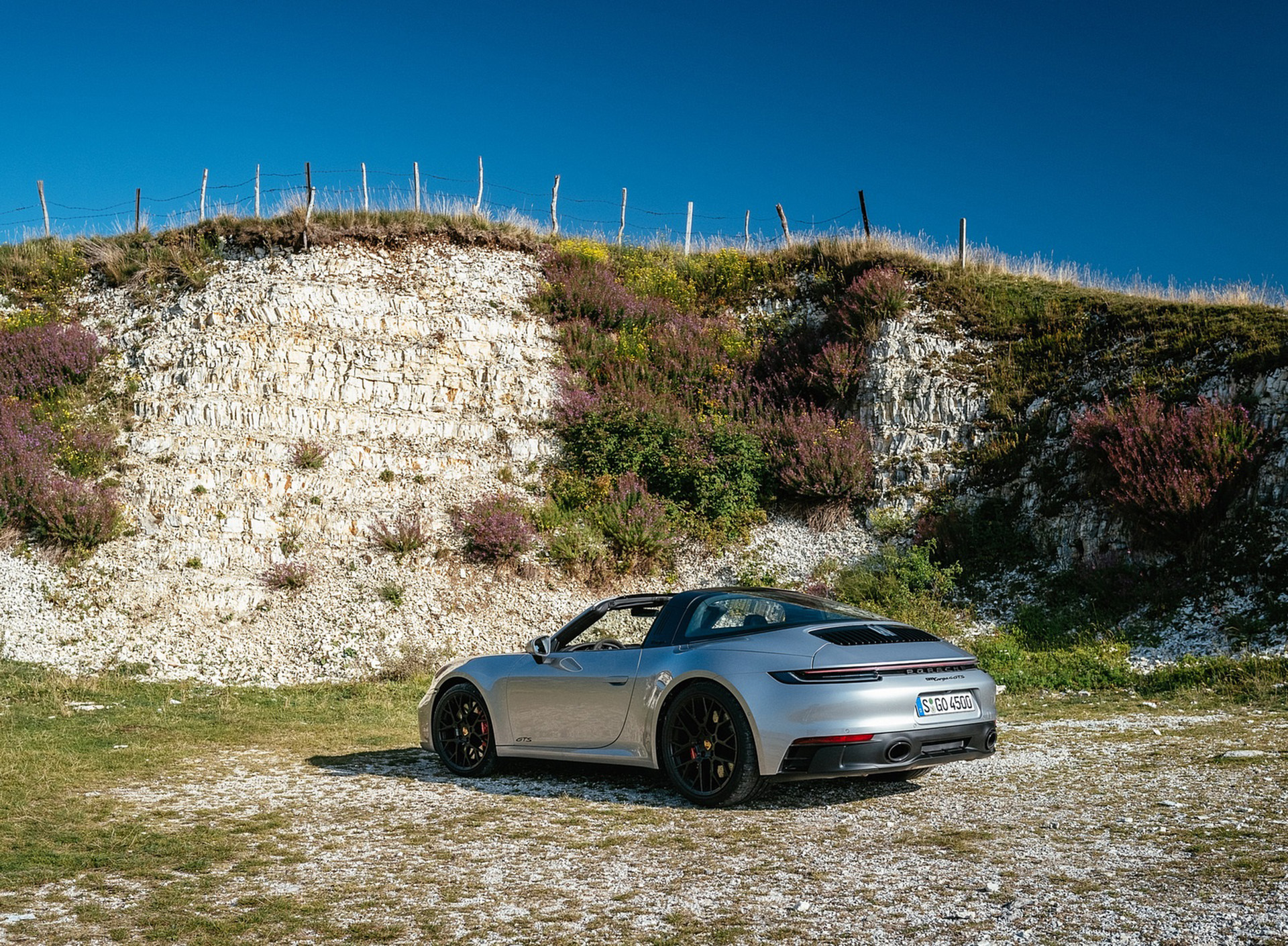 Download 2022 Porsche 911 Targa 4 GTS - Rear Three-Quarter HD Wallpaper 1920x1409 #49