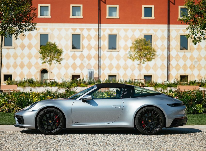2022 Porsche 911 Targa 4 GTS - Side Wallpaper 850x624 #53