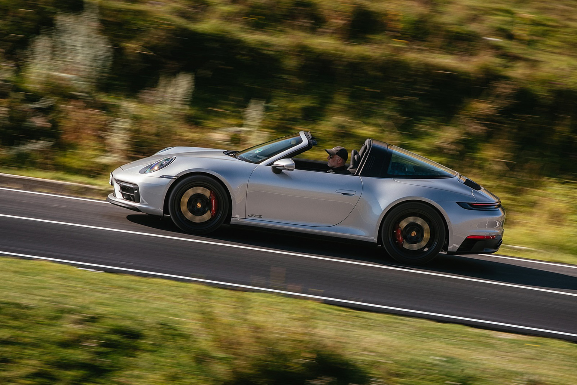 Download 2022 Porsche 911 Targa 4 GTS - Side HD Wallpaper 1920x1280 #37