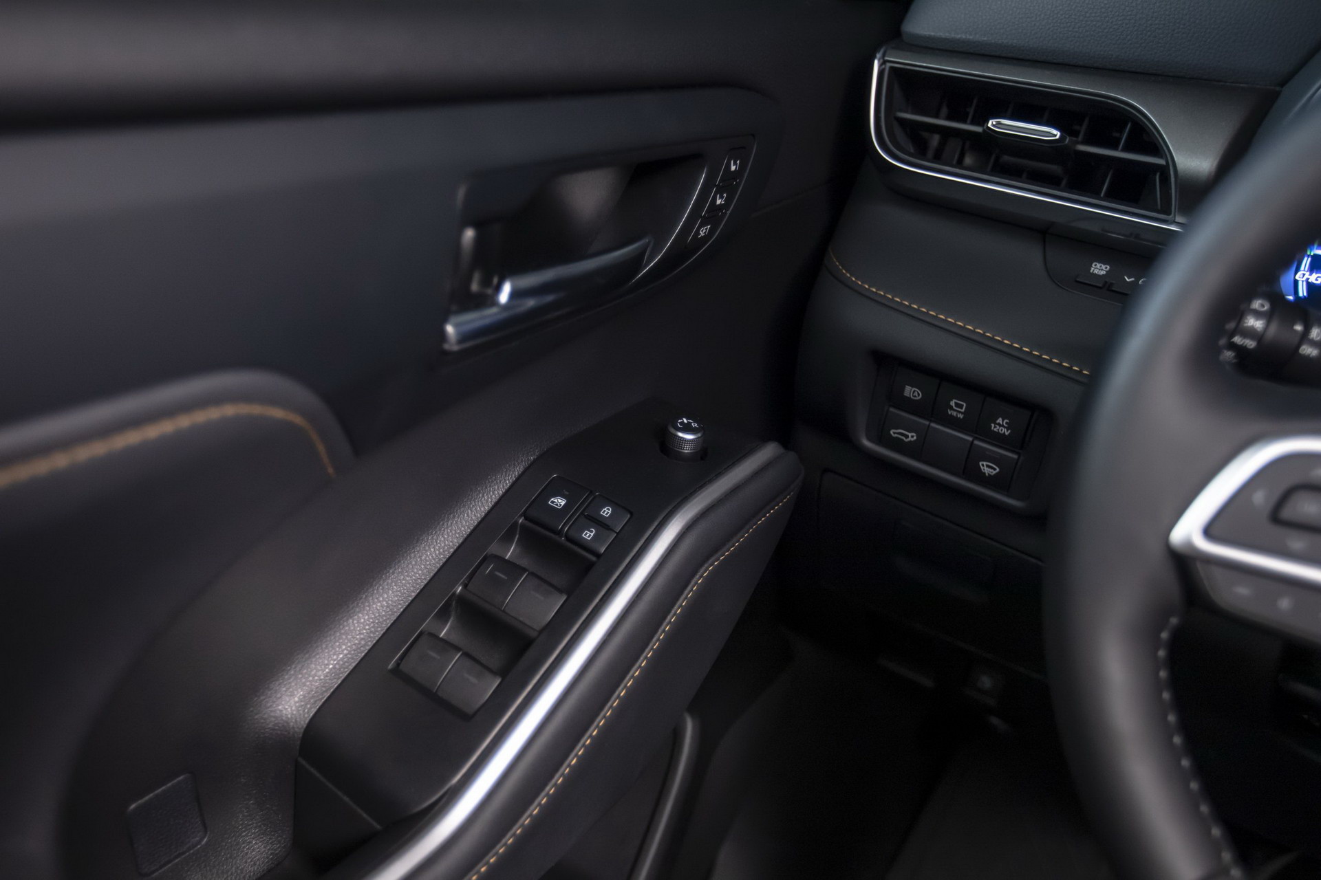 Download 2022 Toyota Highlander Bronze Edition - Interior, Detail HD Wallpaper 1920x1280 #19