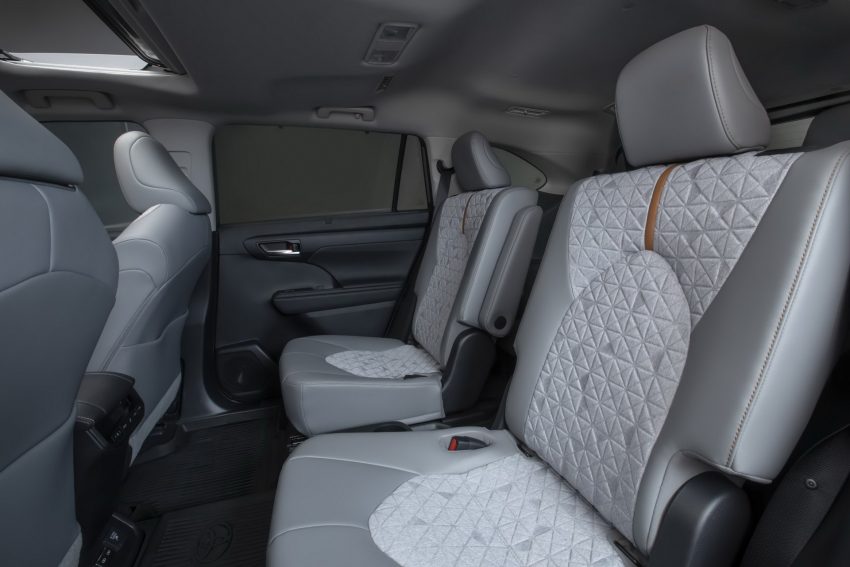 2022 Toyota Highlander Bronze Edition - Interior, Rear Seats Wallpaper 850x567 #21