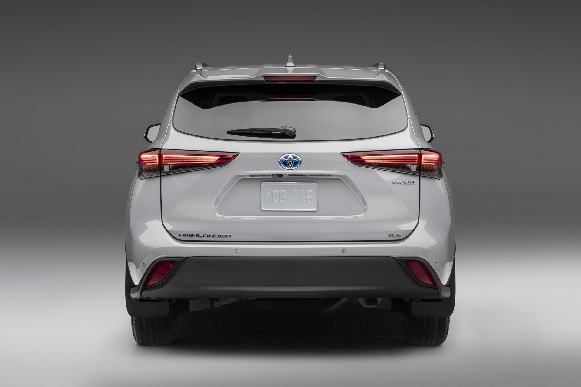 Download 2022 Toyota Highlander Bronze Edition - Rear HD Wallpaper 1920x1280 #4