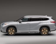 2022 Toyota Highlander Bronze Edition - Side Wallpaper 190x150