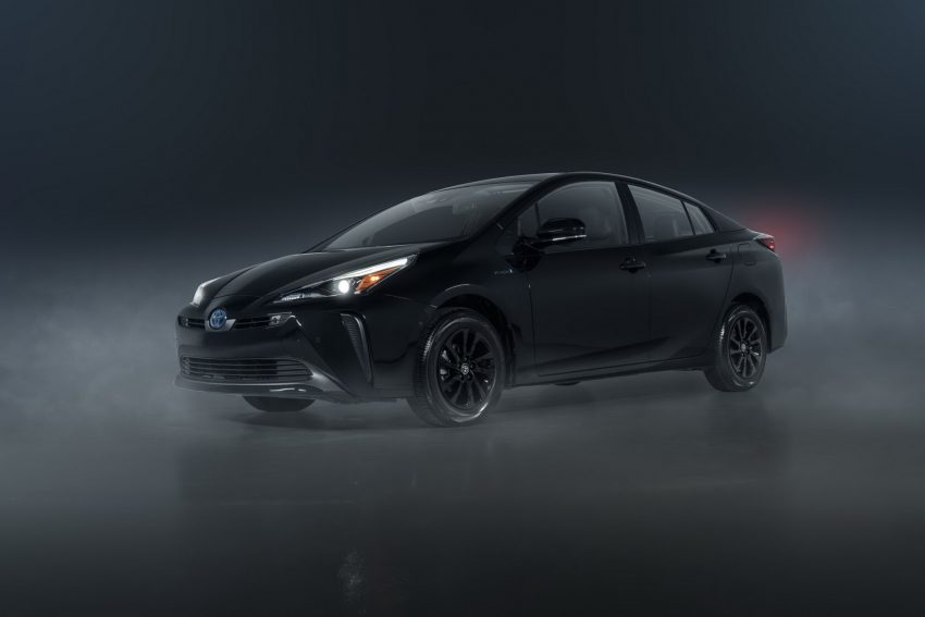 2022 Toyota Prius Nightshade Edition - Front Three-Quarter Wallpaper 850x567 #2