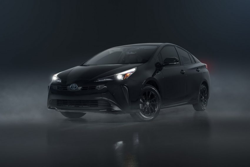 2022 Toyota Prius Nightshade Edition - Front Three-Quarter Wallpaper 850x567 #1