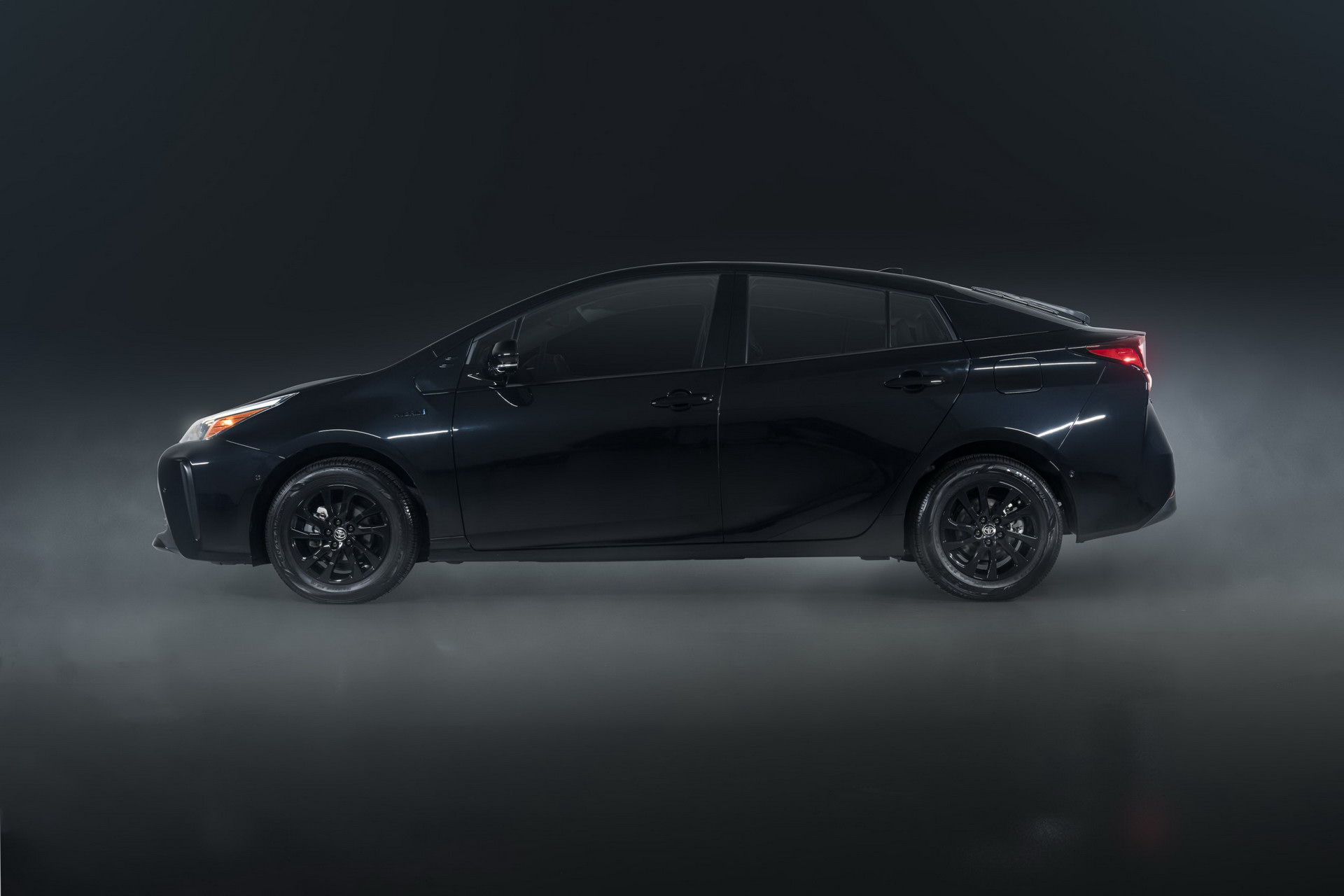 Download 2022 Toyota Prius Nightshade Edition - Side HD Wallpaper 1920x1280 #3