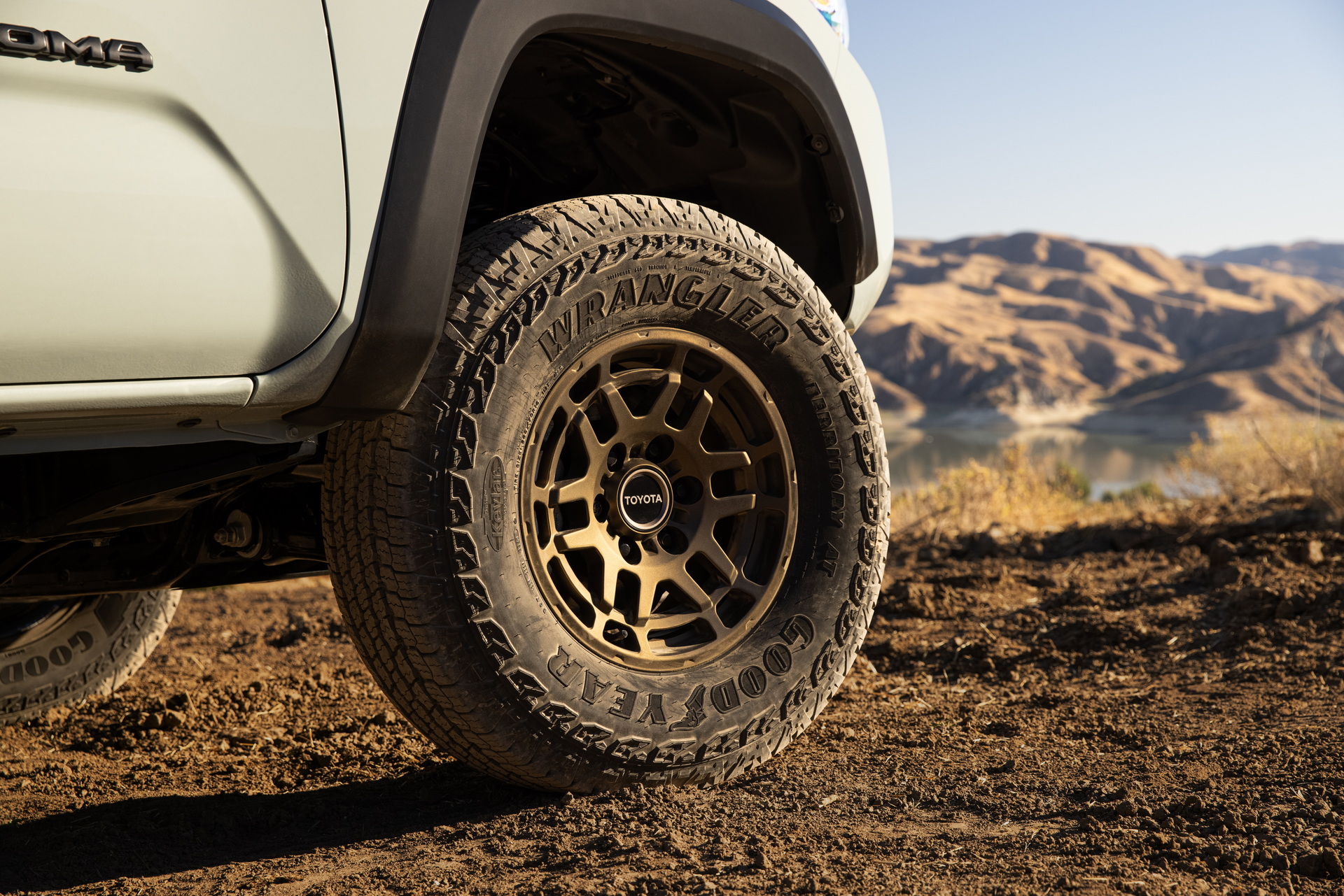 Download 2022 Toyota Tacoma Trail Edition 4×4 - Wheel HD Wallpaper 1920x1281 #7