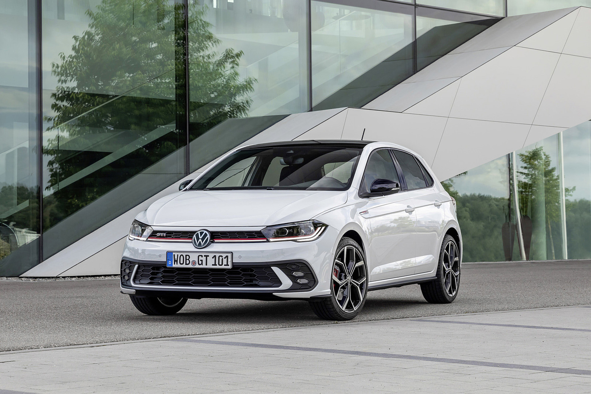 Download 2022 Volkswagen Polo GTI - Front HD Wallpaper 1921x1281 #13