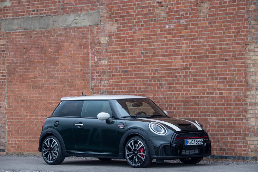 2021 Mini JCW Anniversary Edition - Front Three-Quarter Wallpaper 850x567 #22