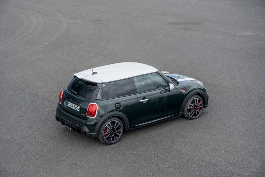 2021 Mini JCW Anniversary Edition - Rear Three-Quarter Wallpaper 850x567 #5