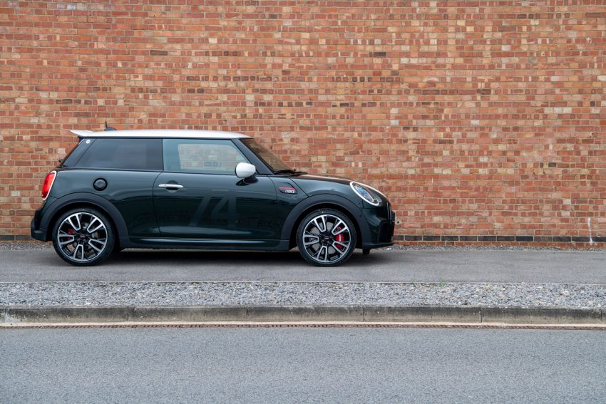 2021 Mini JCW Anniversary Edition - Side Wallpaper 850x567 #24