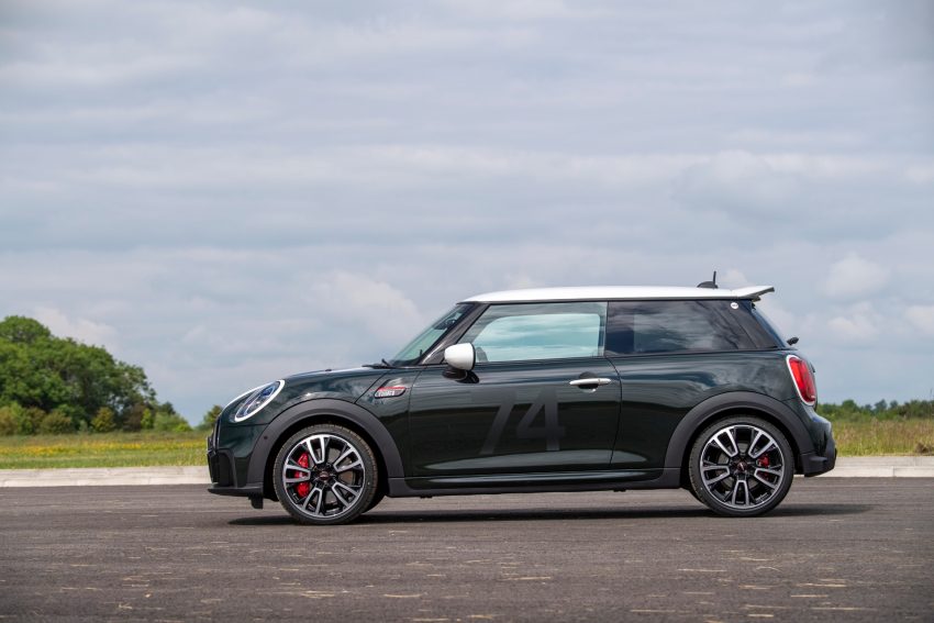 2021 Mini JCW Anniversary Edition - Side Wallpaper 850x567 #9