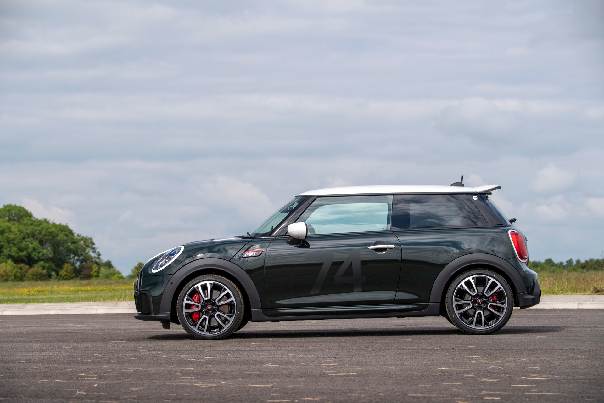 Download 2021 Mini JCW Anniversary Edition - Side HD Wallpaper 1920x1280 #9