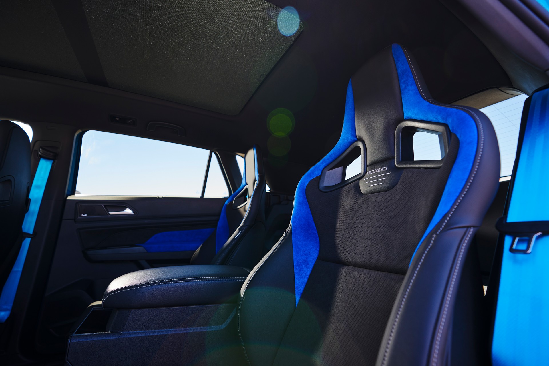 Download 2021 Volkswagen Atlas Cross Sport GT Concept - Interior, Rear Seats HD Wallpaper 1920x1280 #29
