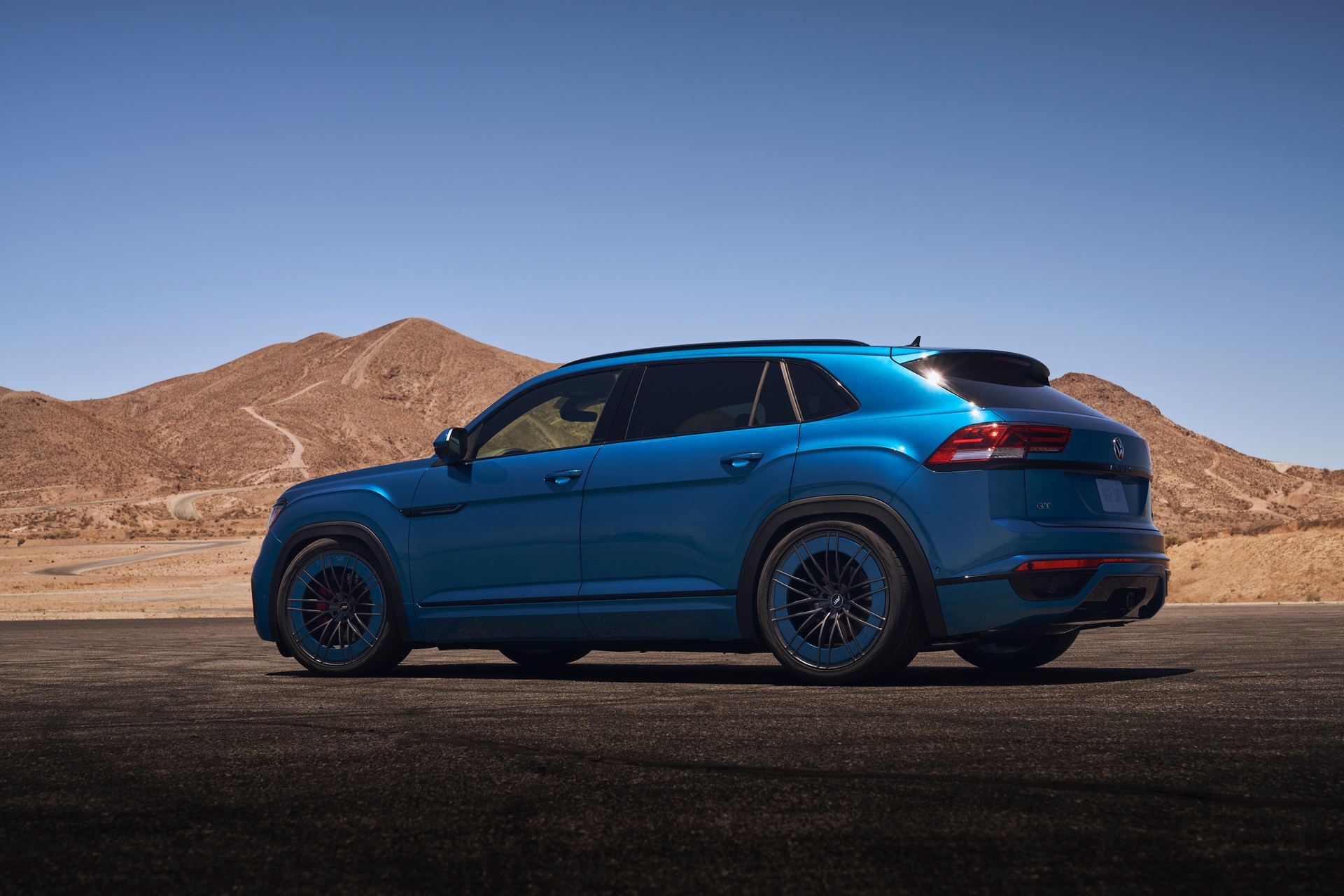 Download 2021 Volkswagen Atlas Cross Sport GT Concept - Rear Three-Quarter HD Wallpaper 1920x1280 #12