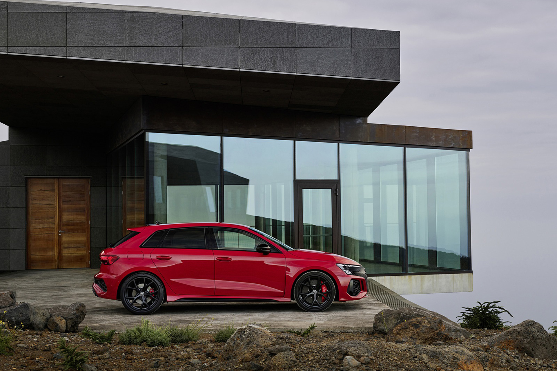 Download 2022 Audi RS3 Sportback - Side HD Wallpaper 1921x1280 #18