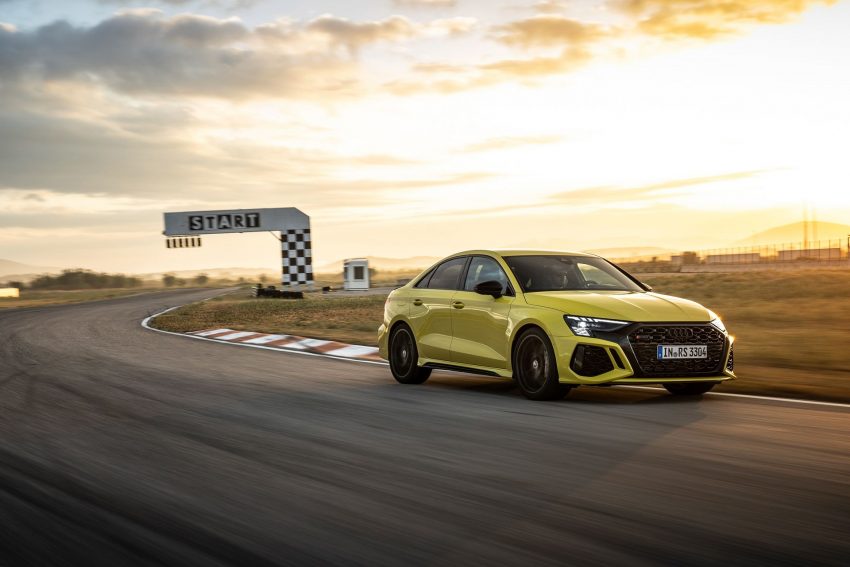 2022 Audi RS3 Sedan - Front Three-Quarter Wallpaper 850x567 #111