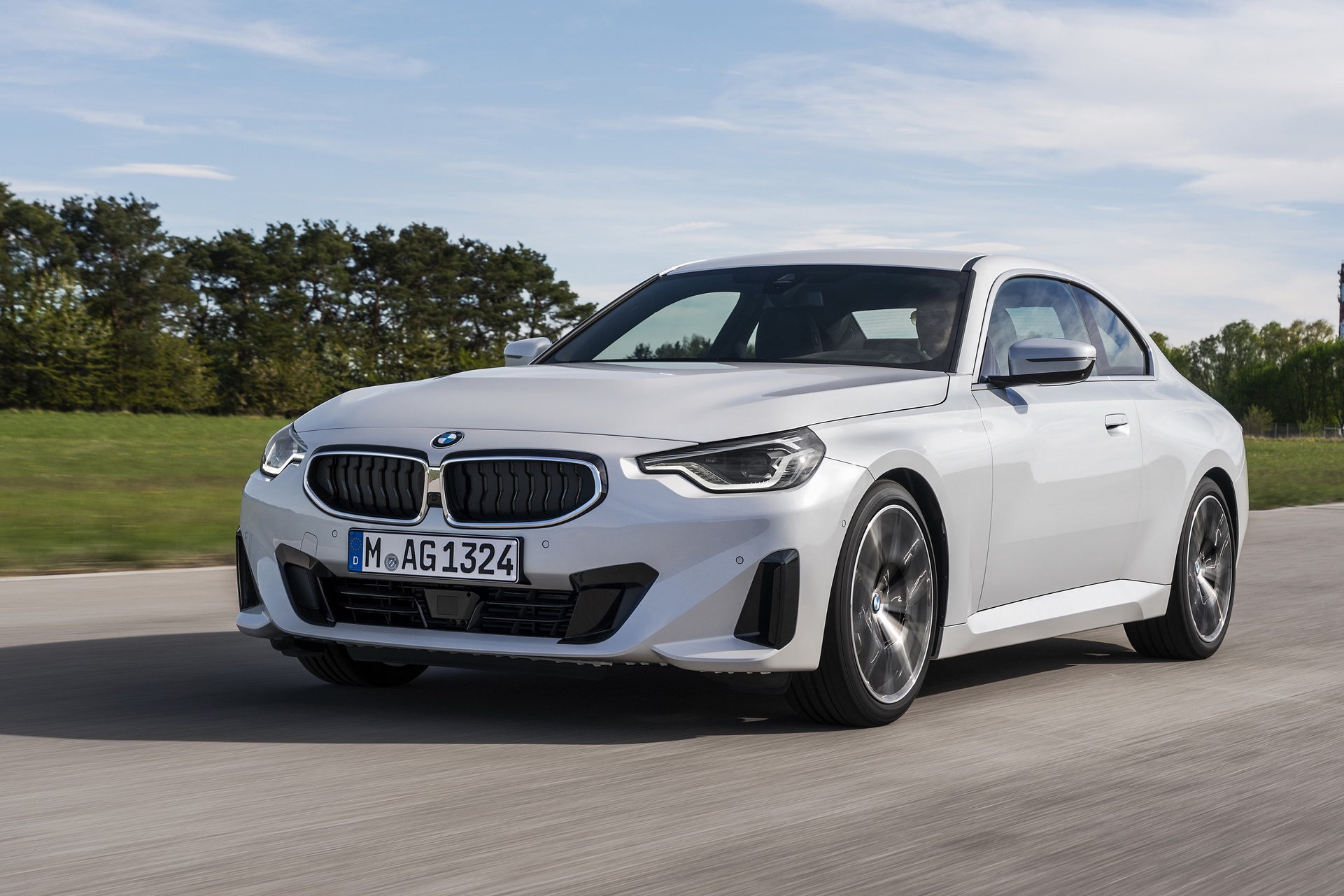 Download 2022 BMW 2 Series Coupe - Front Three-Quarter HD Wallpaper 1921x1281 #17