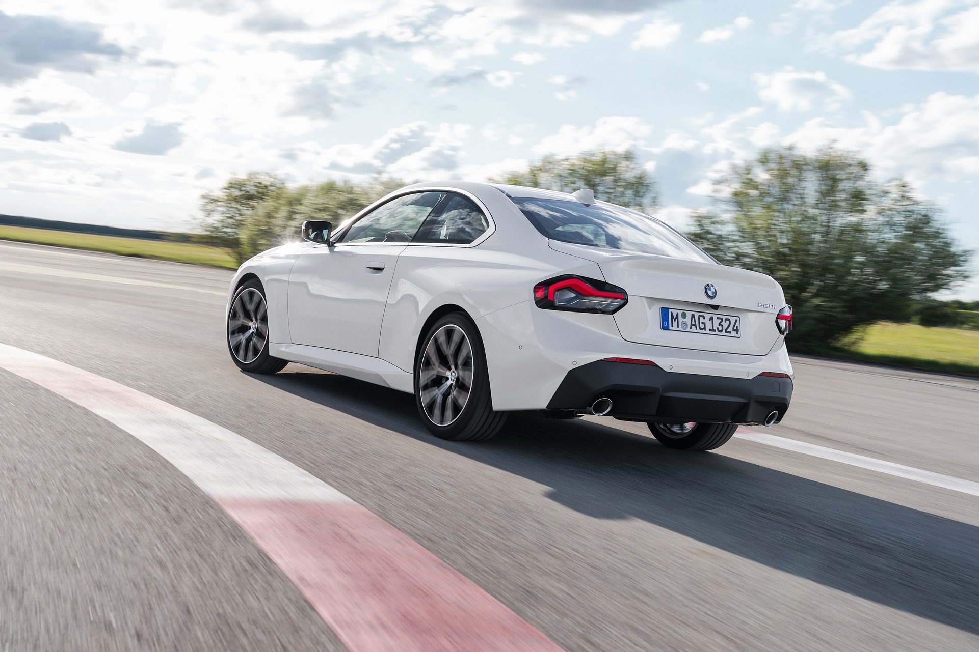 Download 2022 BMW 2 Series Coupe - Rear Three-Quarter HD Wallpaper 1921x1281 #19
