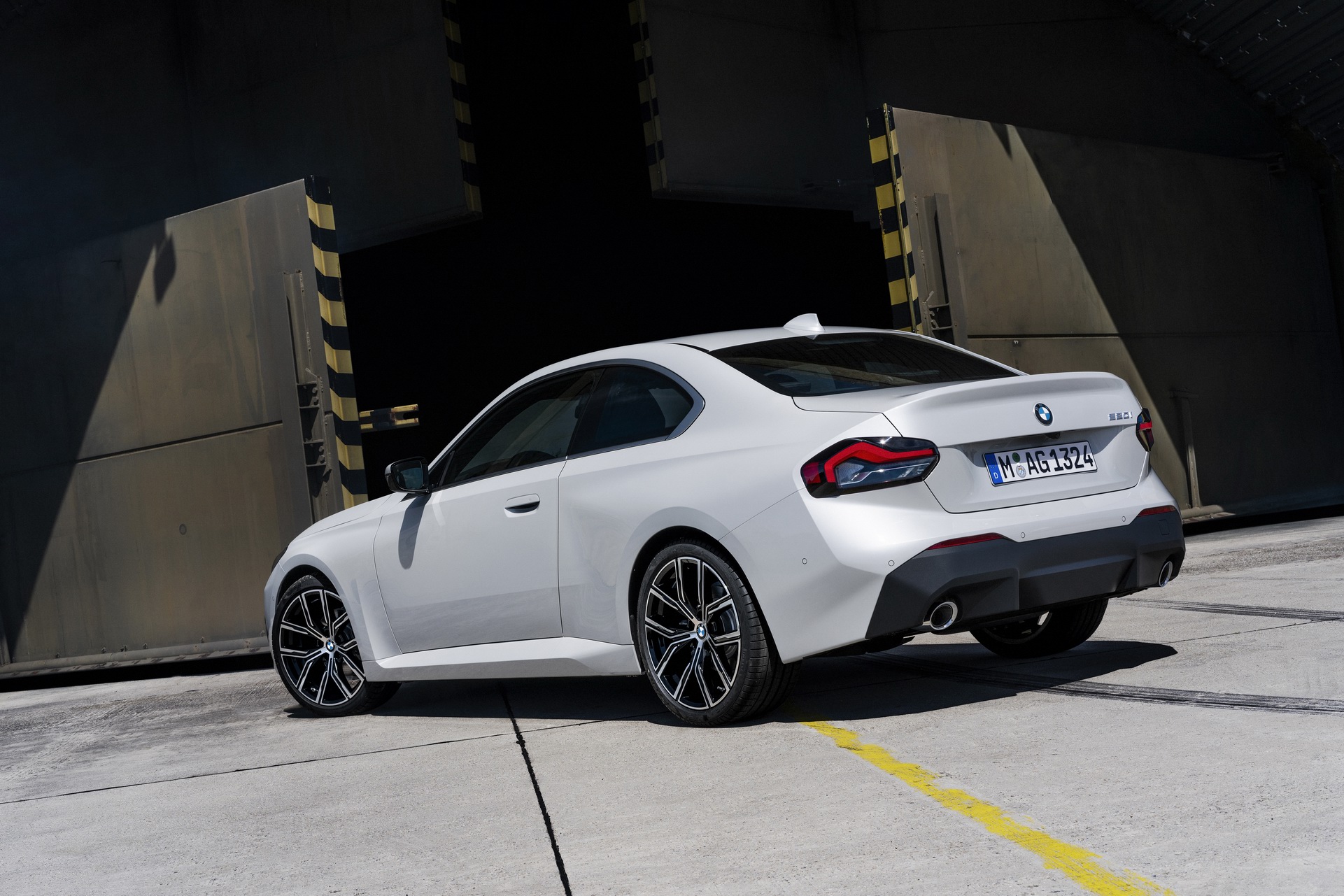 Download 2022 BMW 2 Series Coupe - Rear Three-Quarter HD Wallpaper 1921x1281 #32