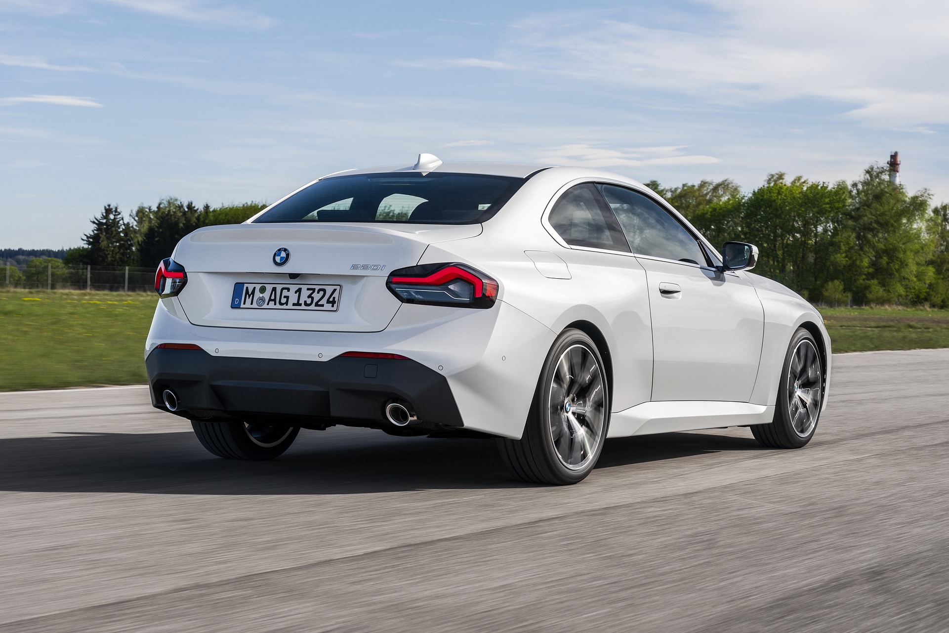 Download 2022 BMW 2 Series Coupe - Rear Three-Quarter HD Wallpaper 1921x1281 #20