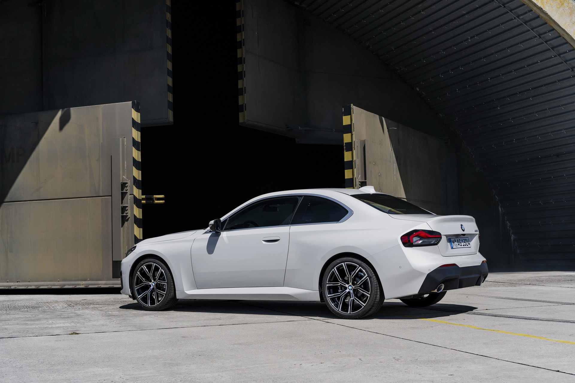 Download 2022 BMW 2 Series Coupe - Rear Three-Quarter HD Wallpaper 1921x1281 #33