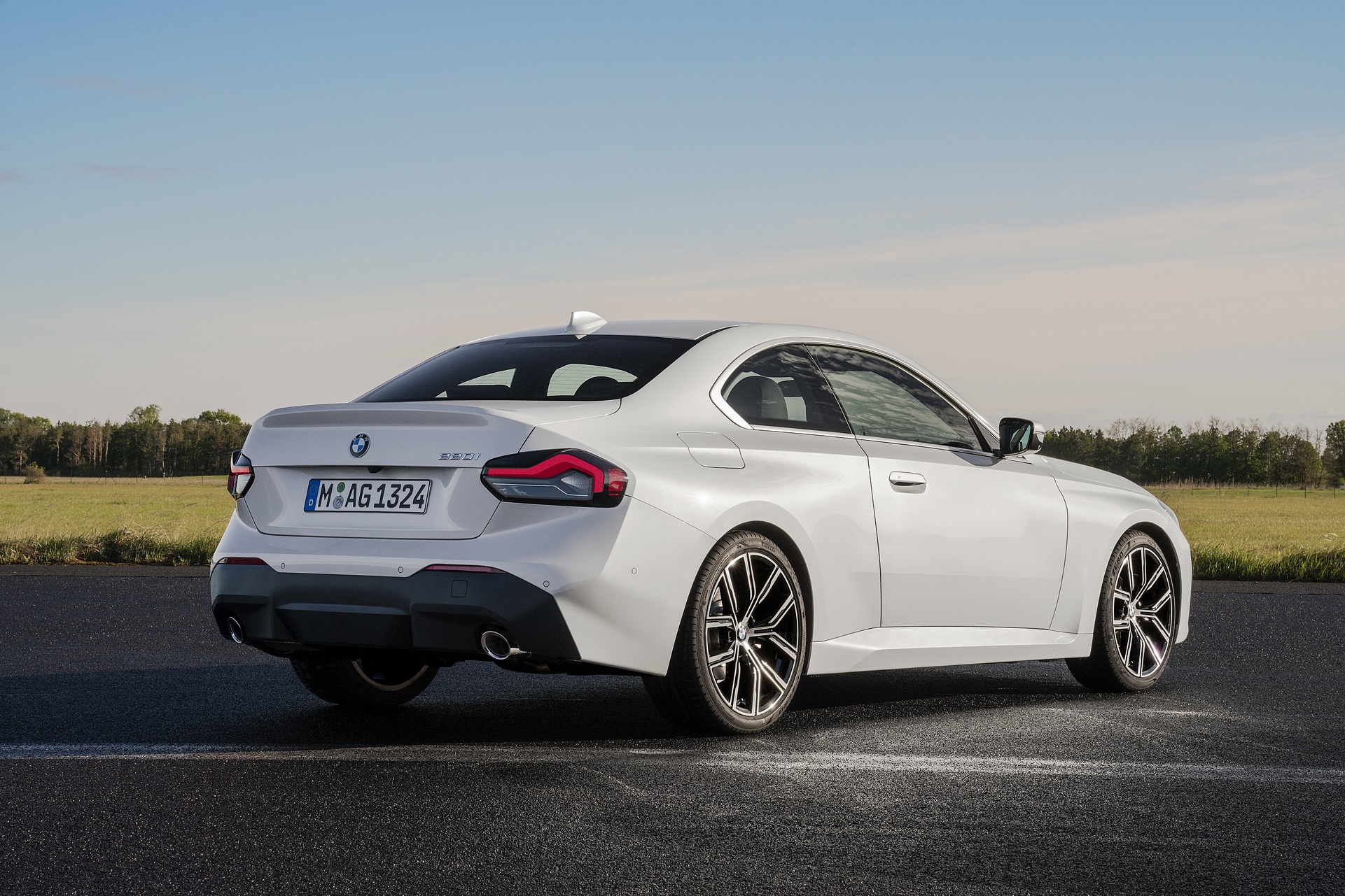 Download 2022 BMW 2 Series Coupe - Rear Three-Quarter HD Wallpaper 1921x1281 #22
